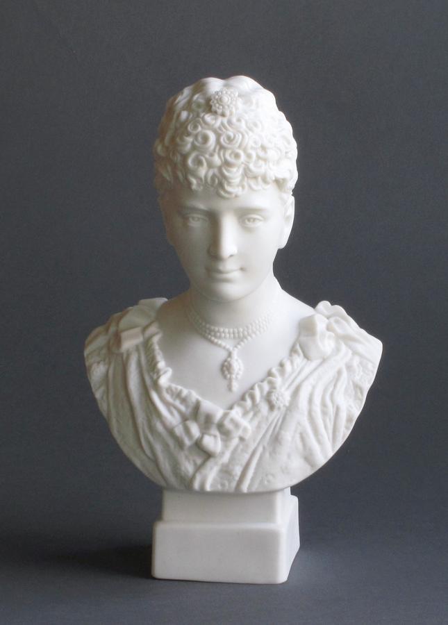 Robinson & Leadbeater bust of Princess May
